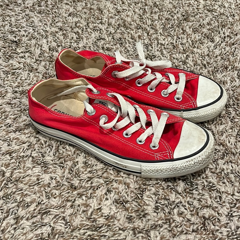 Red converse